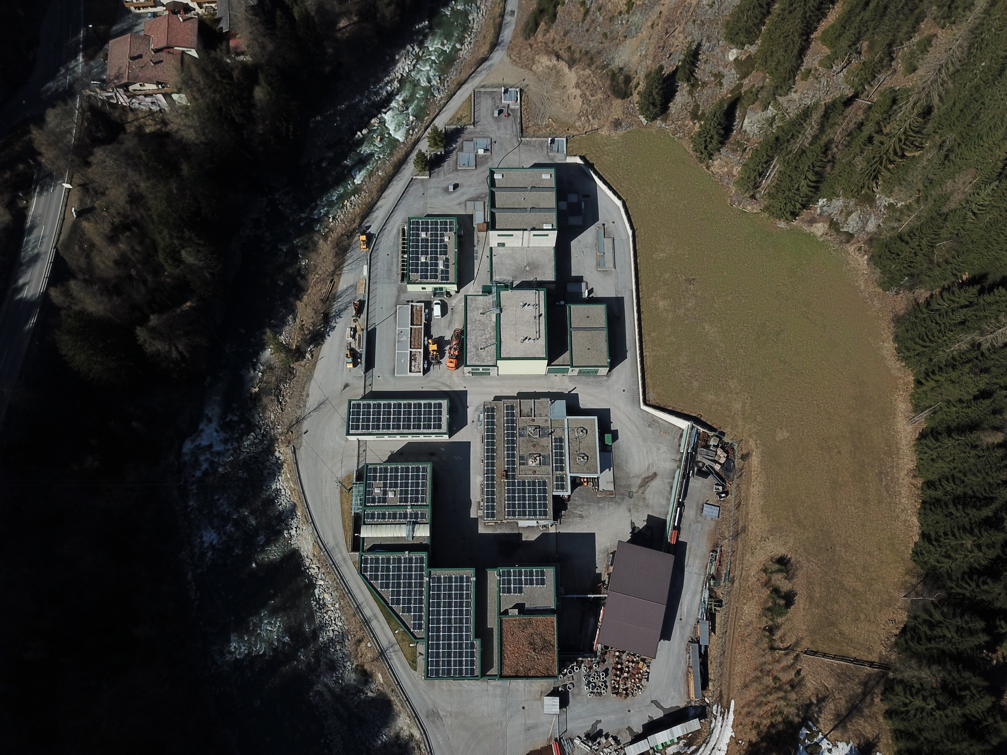 Abwasserreinigungsanlage Sölden - Drohnenaufnahme der PV-Anlage