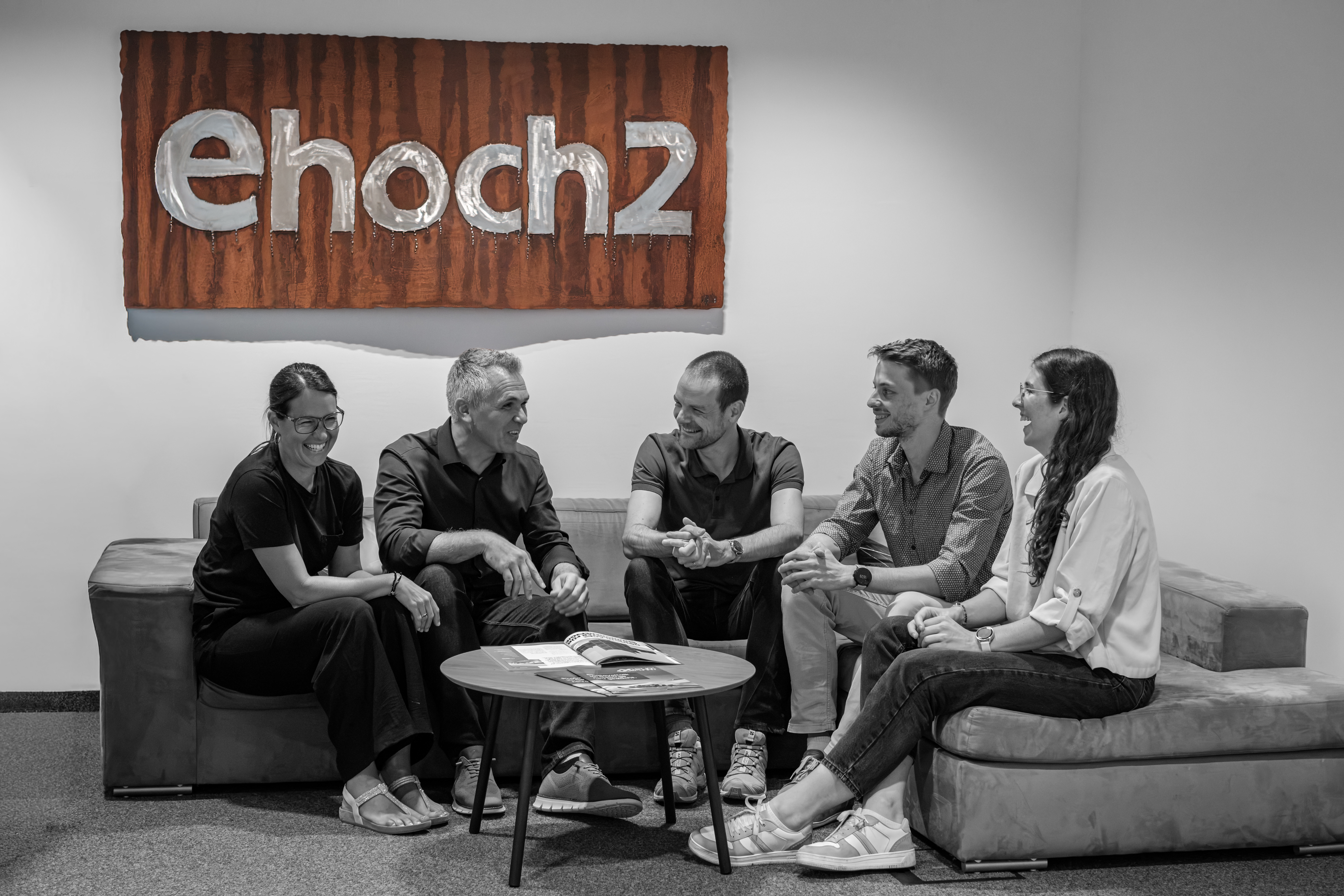 Das ehoch2-Team im Büro in Tirol